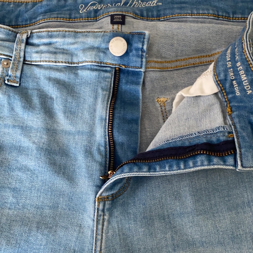 Universal Thread cut off distressed mid-rise Bermuda jean shorts Size 20 WR - Picture 3 of 8